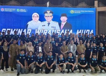 Pemuda Berjiwa Wirausaha, Muhammad Aziz, Berbagi Sukses Melalui Program Pendidikan Gratis