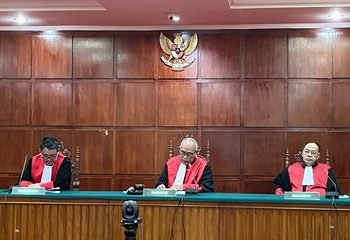 Pengadilan Menunda Putusan Terkait Pemilihan Umum Kontroversial