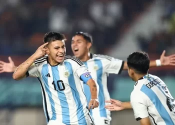 Tim Sepak Bola Nasional Memenangkan Pertandingan Dramatis di Piala Dunia