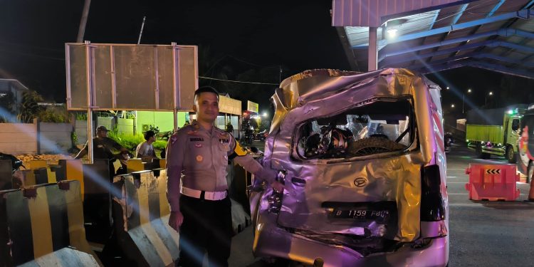 Polres Lampung Selatan menetapkan F (36), pengemudi bus Eva Star sebagai tersangka kecelakaan di gerbang Tol Seaport, Pelabuhan Bakauheni, Minggu (25/2/2024).