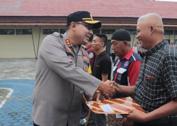 Kapolres Lamsel Beri Penghargaan Warga Yang Bantu Tugas Polri Gagalkan Curanmor