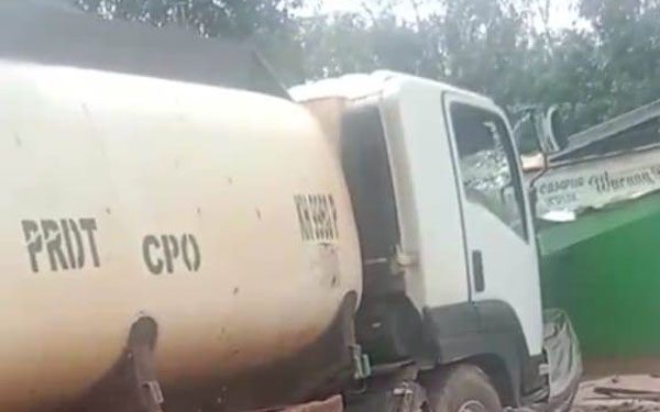 Truk Tanki Tabrak Sepeda Motor, 1 Orang Tewas