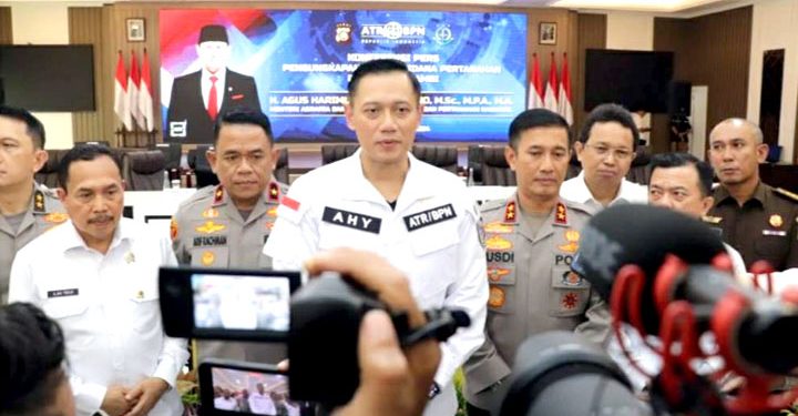 Soal Mafia Tanah, Kapolda Jambi Dampingi Menteri ATR/BPN RI Gelar Konferensi Pers Mafia Tanah