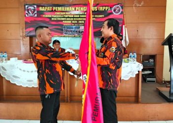 Abah Maman Abadi (kiri) kembali terpilih sebagai Ketua Pemuda Pancasila Desa Cileunyi Kulon