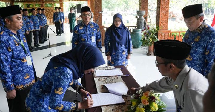 Puluhan Pejabat Administrator, Pengawas dan Fungsional Dilantik Pj. Bupati Purwakarta
