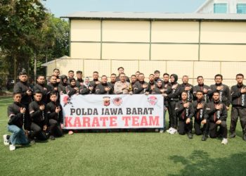 Kapolda Jabar Sabet Mendali Emas, Perunggu dan Perak di Kejuaraan Karate Kapolri Cup