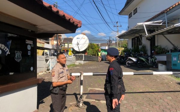 Anggota Brimob Jabar Rutin Patroli Harkamtibmas