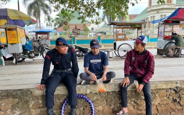 Anggota Brimob Jabar, Edukasi Remaja Jauhi Pergaulan Bebas