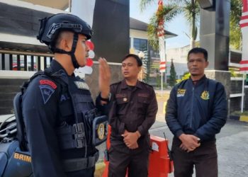 Brimob Jabar Galakan Patroli Sambang Dialogis di Kantor Kejari Kab. Garut
