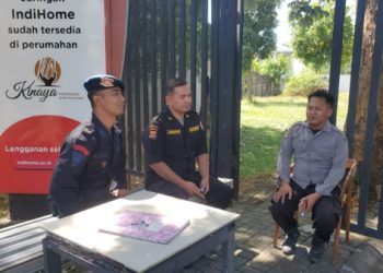 Antisipasi Tindak Kriminalitas, Anggota Brimob Cirebon Datangi Kumpulan Warga