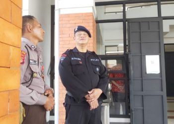 Anggota Brimob Cirebon Rutin Patroli Hatlrkamtibmas