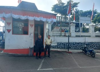 Pastikan Kamtibmas Kondusif Brimob Purwakarta Terus Patroli