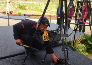 Tim Jibom Brimob Jabar Lakukan Sterilisasi Jelang Kunker Presiden Jokowi