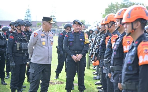 Anggota Brimob Jabar Sambangi Perkantoran di Cianjur dan Ingatkan Kamtibmas