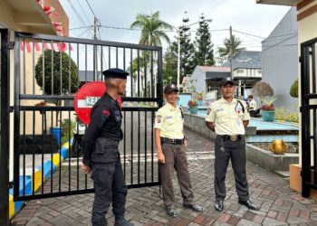 Anggota Brimob Jabar Sambangi Perkantoran di Cianjur dan Ingatkan Kamtibmas