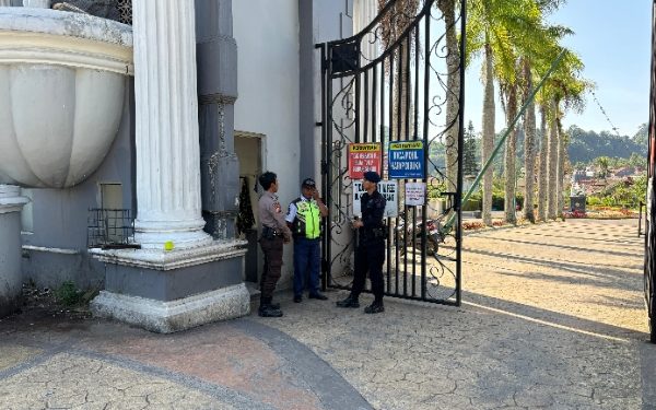 Sambangi Perum di Cipanas, Anggota BRimob Cianjur Ingatkan Kamtibmas