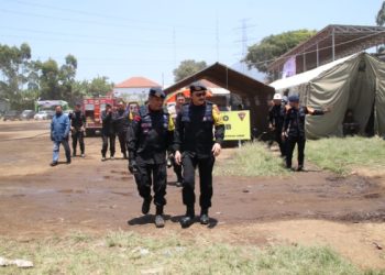 Dansat Brimob Polda Jabar Berikan  Penanganan Sigap Pasca  Gempa di Kab. Bandung