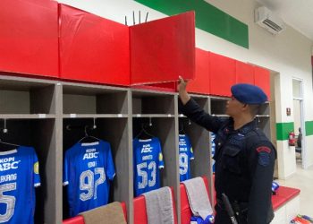 Brimob Waspada, Unit Jibom Gegana Jabar Lakukan Sterilisasi Jelang Laga Persib Vs Persija di Stadion si Jalak Harupat