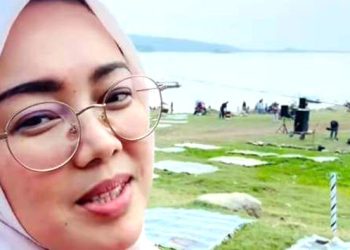 Bareng Warga, Ambu Anne Nikmati Keindahan Sunset di Pelabuhan Biru Jatiluhur