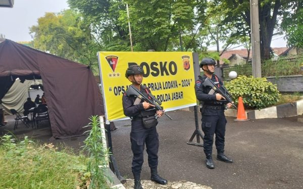 Ops Mantap Praja 2024, Brimob Jabar Amankan Kantor KPU dan Bawaslu
