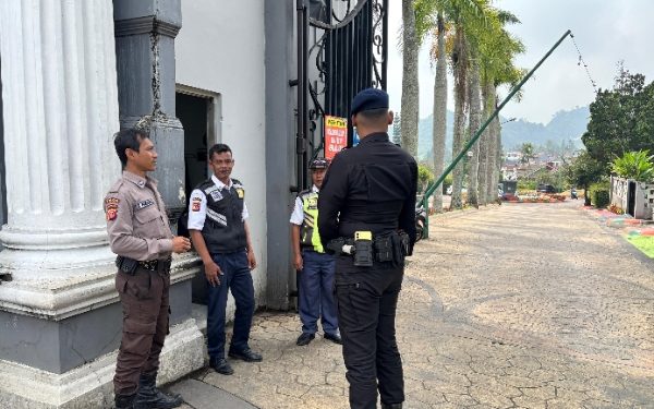 Antisipasi Gangguan Kamtibmas, Personel Brimob Jabar Patroli di BANK