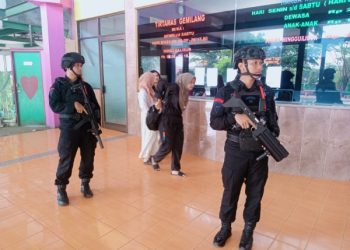 Brimob Cirebon Patroli di Tempat Keramaian