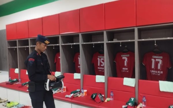 Unit Jibom Gegana Jabar Sterilkan Stadion si Jalak Harupat Jelang Laga Persib vs Persebaya