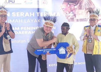 Pj. Wali Kota Sorong Resmikan Rumah Layak Huni di Sorong Timur