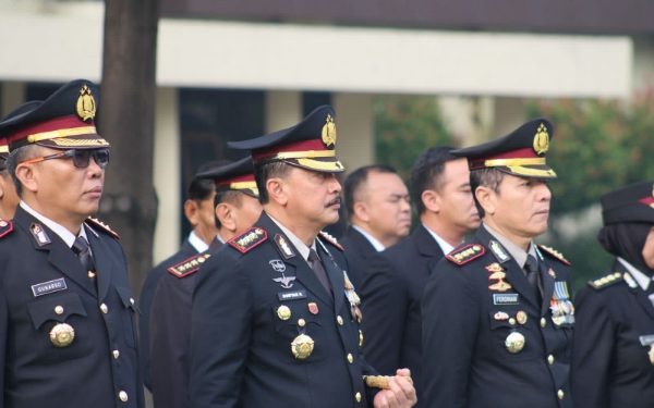 Dansat Brimob Polda Jabar Ikuti Upacara Hari Pahlawan