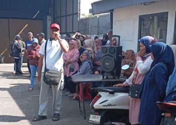 Setelah Diberhentikan, Ratusan Karyawan CV. Vhileo Menuntut Keadilan