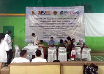 Warga Terima Uang Ganti Rugi Pembangunan Jalan Tol Getaci