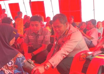 Polri Peduli, Biddokkes Polda Jabar Beri Pelayanan Kesehatan kepada Korban Longsor di Sukabumi