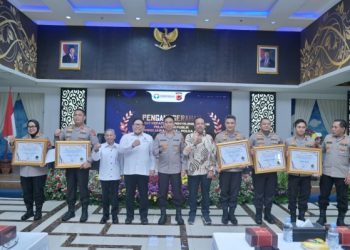 Terima Penghargaan dari Ombudsman, Kapolda Jabar Sampaikan ini,,