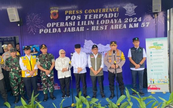 Kapolri Tinjau Kesiapan Operasi Lilin 2024 di KM 57 Karawang