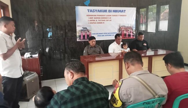 Bentuk Syukur Kenaikan Pangkat, Kapolsek dan Personel Polsek Paseh Syukuran