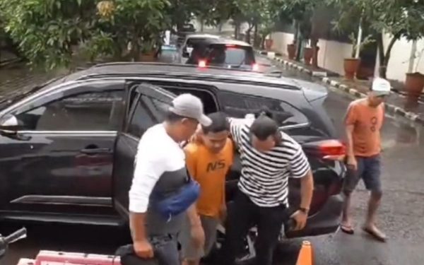 Kurang Dari 24 Jam, Polisi  Berhasil Amankan Pelaku Pembuangan Bayi dalam Kardusdi di Sumedang