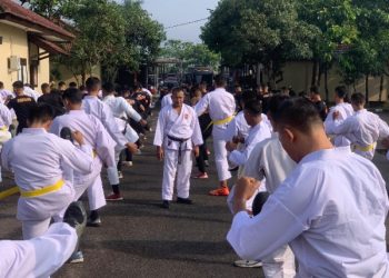 Tingkatkan Kemampuan, Anggota Satbrimob Polda Jabar Matangkan Latihan Beladiri