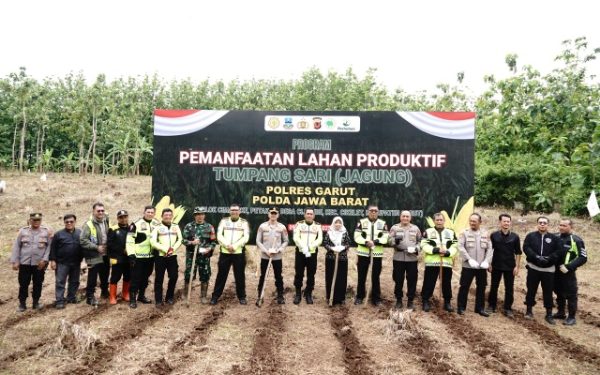 Dukung Program KPN, Wapolda Jabar Pimpin Pemanfaatan Lahan Tumpangsari di Garut