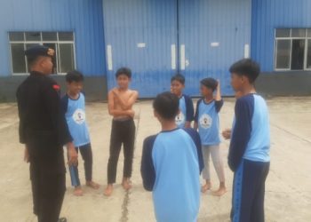 Aggota Brimob Jabar Edukasi Pelajar SD Utamakan Keselamatan Diri