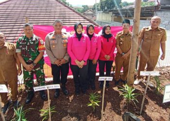 Polsek Ibun Luncurkan Program Pekarangan Pangan Lestari