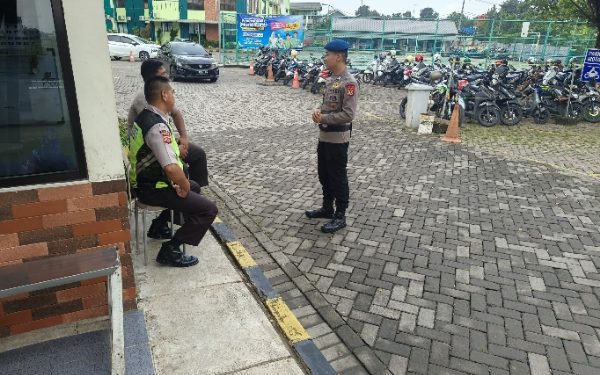 Anggota Brimob Jabar Ingatkan Satpam PT. HPPM Karawang Jaga Kamtibmas