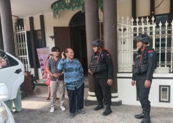 Berikan Rasa Aman, Brimob Jabar Patroli Harkamtibmas ke Gereja