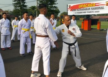 Tingkatkan Kemampuan Fisik, Anggota Satbrimob Polda Jabar Rutin Latihan Beladiri