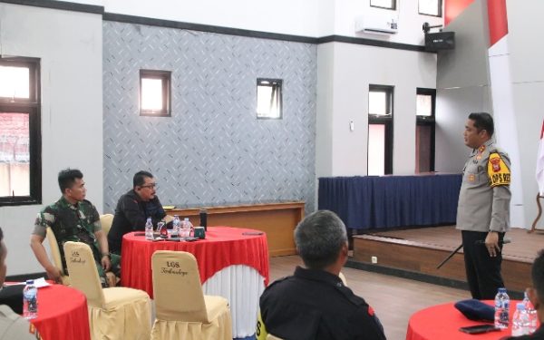 Dansat Brimob Polda Jabar Hadiri Rapat Kesiapan Pengamanan Aksi Unras di Tasikmalaya