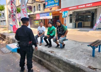 Jaga Kamtibmas, Anggota bRimob Cirebon Rutin Berikan Himbauan kepada Masyarakat
