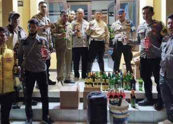 Polsek Majalaya Polresta Bandung Gelar Operasi Pekat Razia Minuman Keras Ilegal
