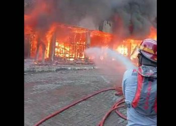 Pasar Jumat Dilalap Si Jago Merah, Ratusan Kios Hangus Terbakar