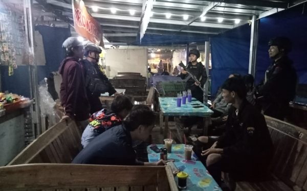 Antisipasi Tindak Kejahatan saat Ramadhan, Brimob Cirebon Tingkatkan Patroli Malam