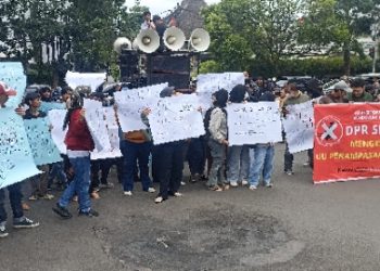 Ratusan Masa APAK Demo ke DPRD Jabar, Desak Pemerintah Segera Sahkan RUU Perampasan Aset Koruptor