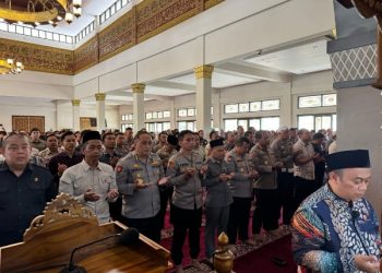 Tiga Personel Gugur dalam Tugas, Polda Jabar dan Jajaran Serentak  Laksanakan Sholat Ghoib